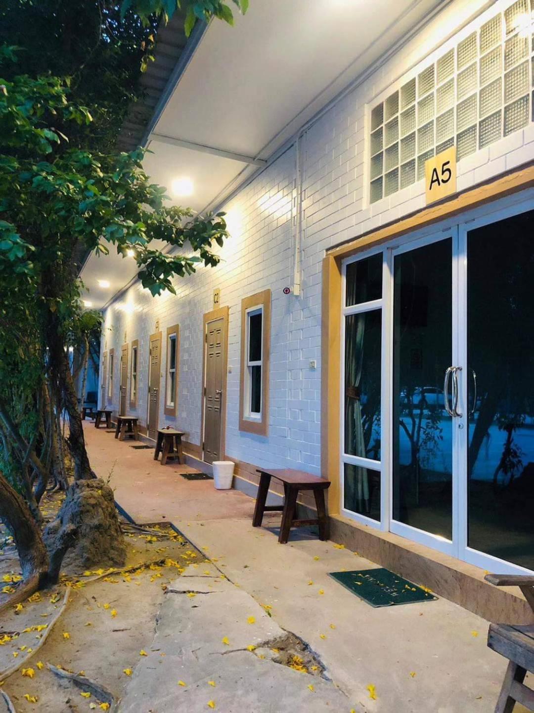 Three Bays Resort Prachuap Khiri Khan Bagian luar foto