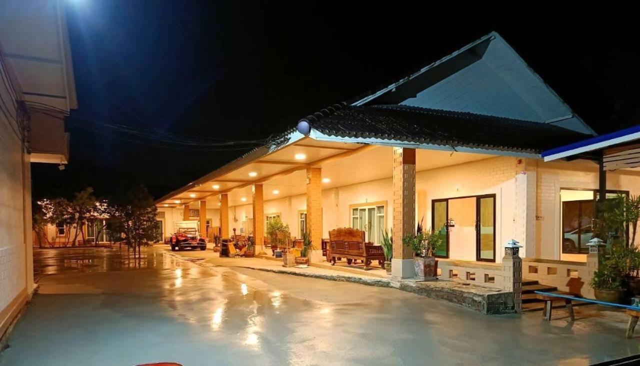 Three Bays Resort Prachuap Khiri Khan Bagian luar foto