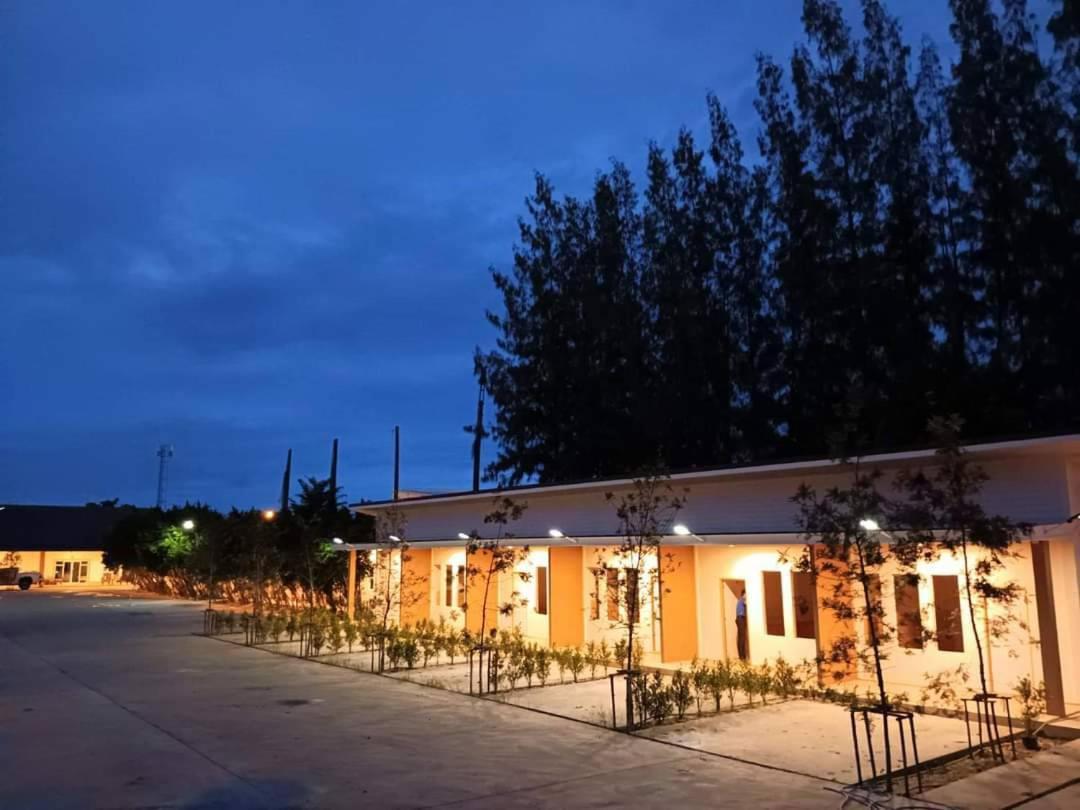 Three Bays Resort Prachuap Khiri Khan Bagian luar foto