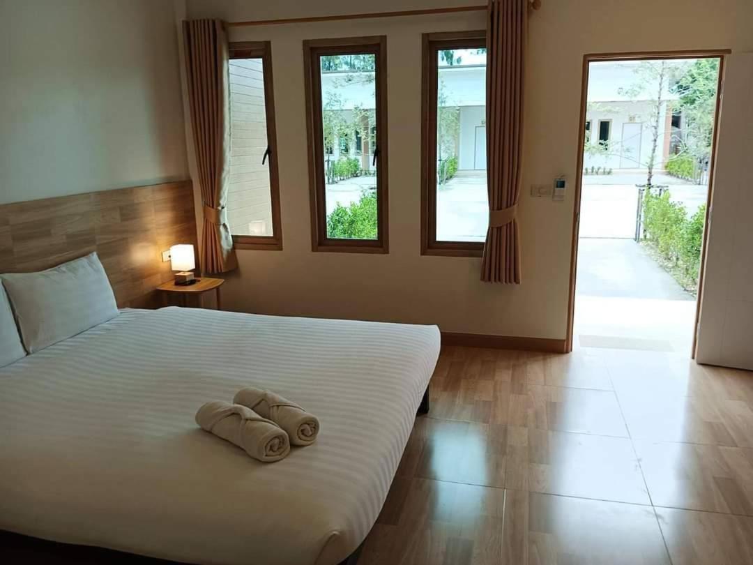 Three Bays Resort Prachuap Khiri Khan Bagian luar foto