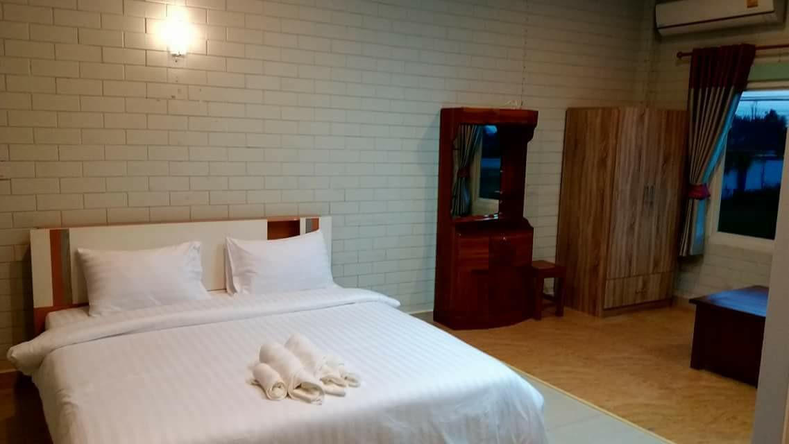 Three Bays Resort Prachuap Khiri Khan Bagian luar foto